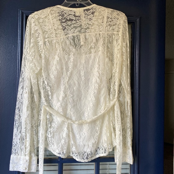 Cream Lace Blouse for work or play NWOT - Picture 3 of 5